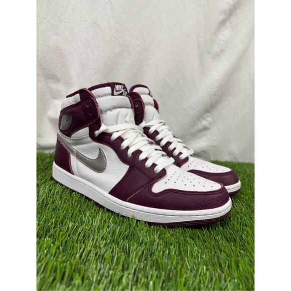 Size 10 Jordan 1 Retro‎ high OG Bordeaux 555088-611 men’s OG all wine white - Picture 1 of 9